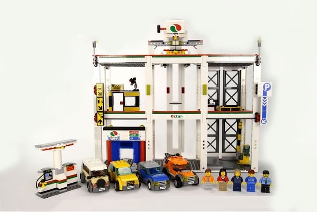 Конструктор LEPIN 02073 Городской Двухуровневый Гараж